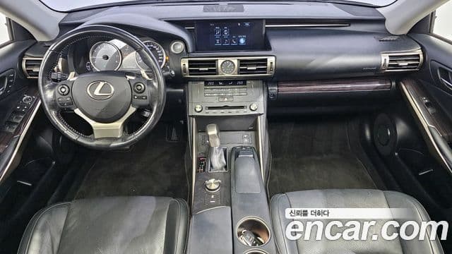 Lexus New IS200t Supreme, 2016 7