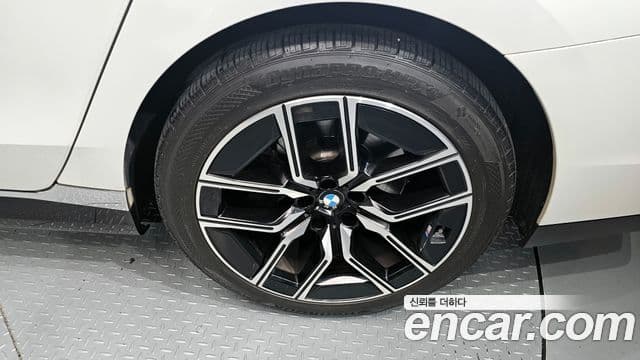 BMW 7시리즈 (G70) 740d xDrive M Sport, 2023 все фото