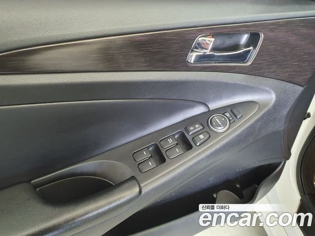 Hyundai YF Sonata Luxury, 2012 9