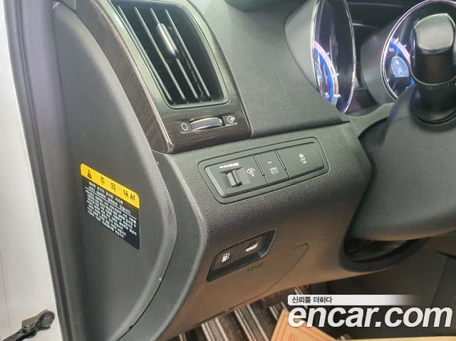 Hyundai YF Sonata Luxury, 2012 10