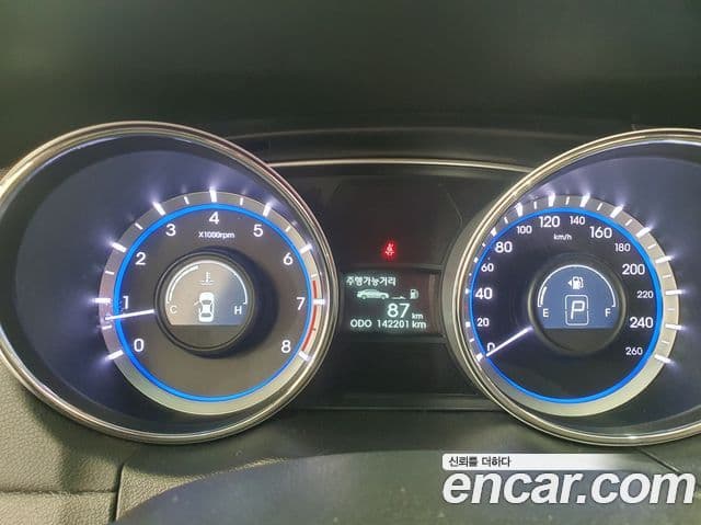 Hyundai YF Sonata Luxury, 2012 11