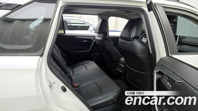 Toyota RAV4 5세대, 2020 12