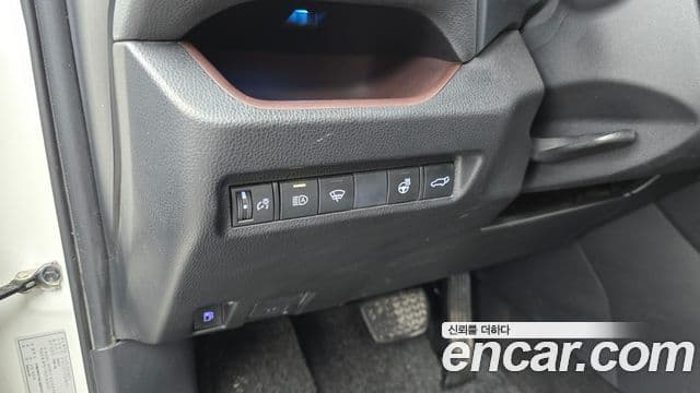 Toyota RAV4 5세대, 2020 17