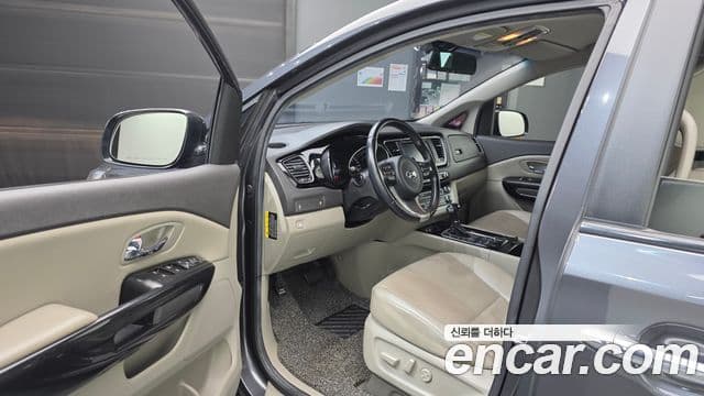 Kia All New Carnival Prestige, 2016 10