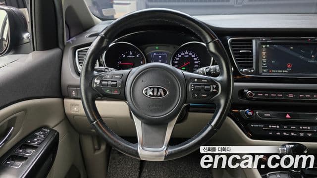 Kia All New Carnival Prestige, 2016 13