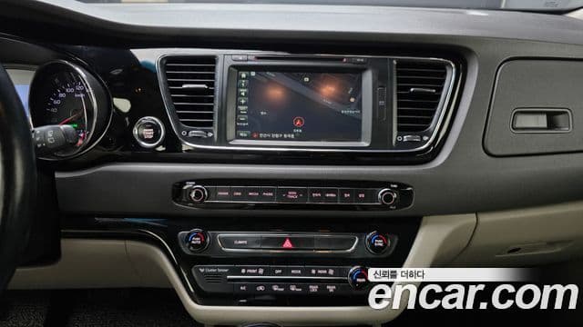 Kia All New Carnival Prestige, 2016 16