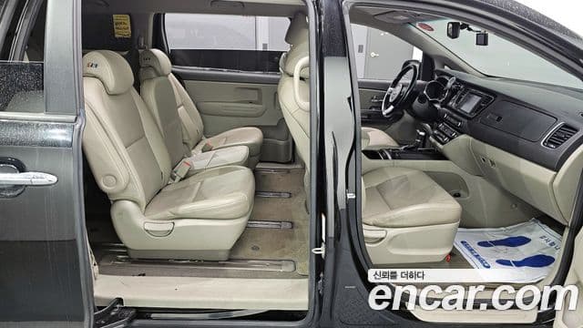 Kia All New Carnival Luxury, 2018 11