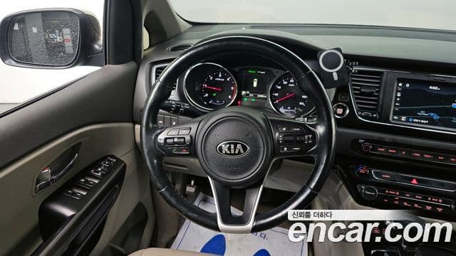 Kia All New Carnival Luxury, 2018 14