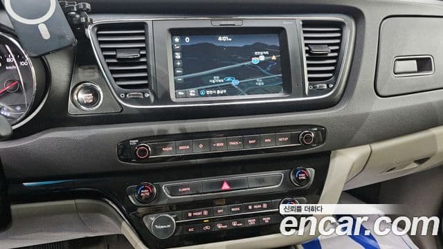 Kia All New Carnival Luxury, 2018 15