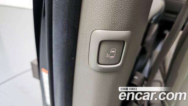 Kia All New Carnival Luxury, 2018 18