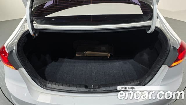 Hyundai Avante AD 1.6 GDI Value Plus, 2018 21