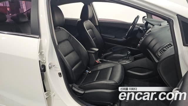 Kia K3 Trendy, 2013 10