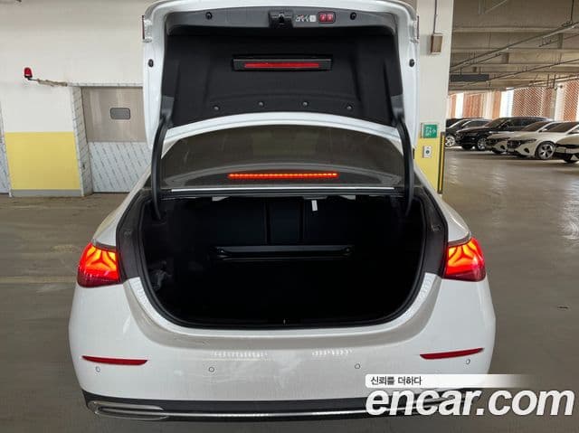 Mercedes-Benz E-класс W214 Avantgarde, 2025 15