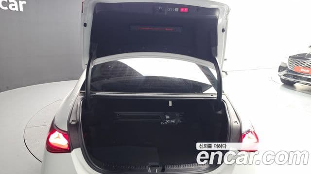 Mercedes-Benz E-класс W214 Avantgarde, 2025 20