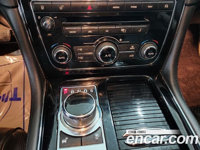 Jaguar All New XJ X351, 2015 13