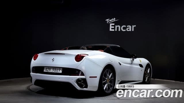 Ferrari 캘리포니아 4.3 V8, 2011 2