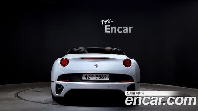 Ferrari 캘리포니아 4.3 V8, 2011 4
