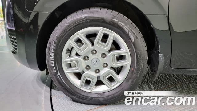 Hyundai Staria Modern, 2023 все фото