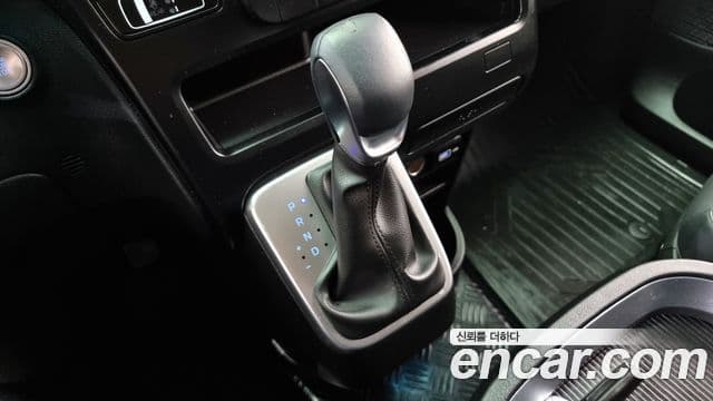 Hyundai Staria Modern, 2023 9