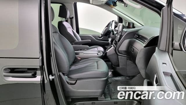 Hyundai Staria Modern, 2023 10