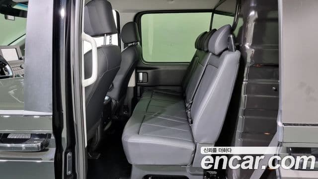 Hyundai Staria Modern, 2023 12