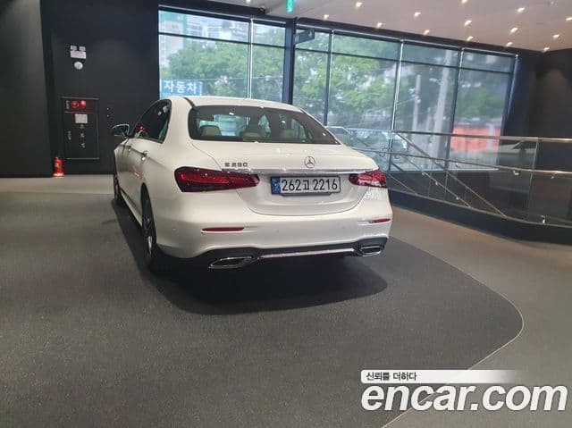 Mercedes-Benz E-класс W213 AMG Line, 2023 все фото