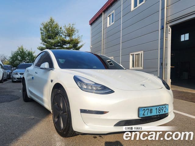 Tesla модель 3 Standard Range Plus, 2020 2