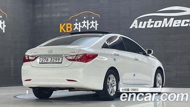 Hyundai YF Sonata Premier, 2010 2