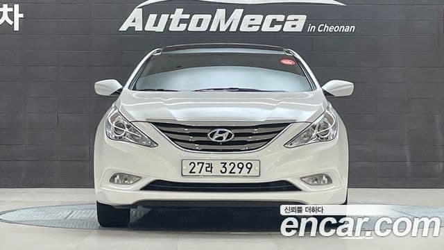 Hyundai YF Sonata Premier, 2010 3
