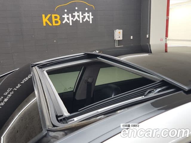 Hyundai YF Sonata Premier, 2010 18