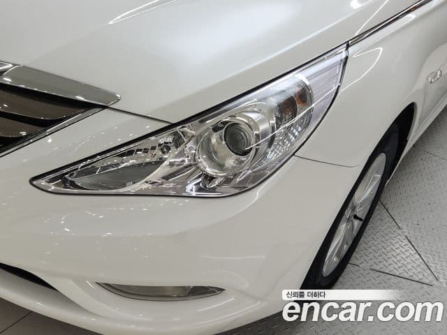 Hyundai YF Sonata Premier, 2010 20