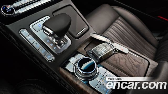 Genesis G90 Premium Luxury, 2021 9