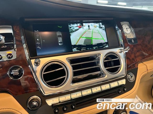 Rolls-Royce 고스트 6.6 EWB V12, 2018 10