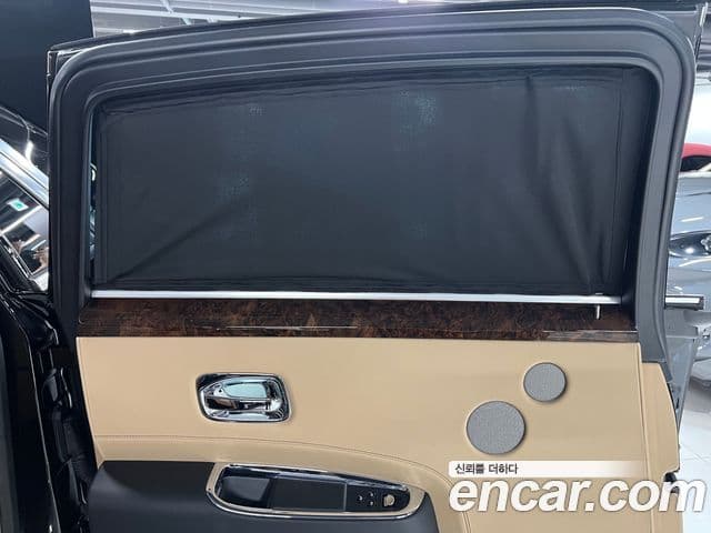 Rolls-Royce 고스트 6.6 EWB V12, 2018 16