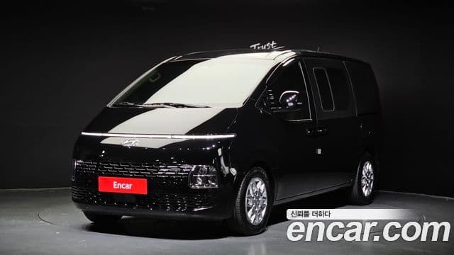 Hyundai Staria Modern, 2023 1