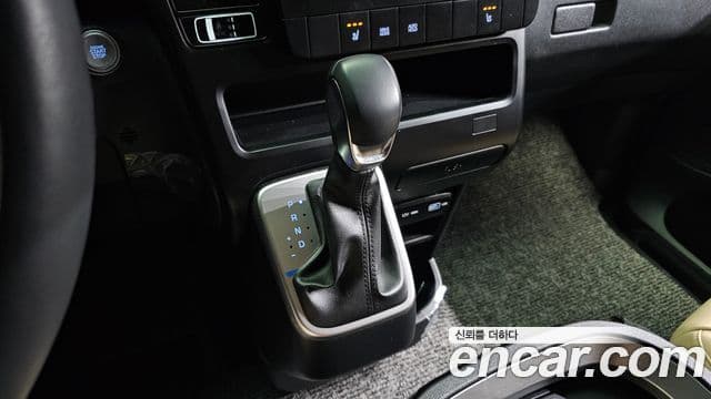 Hyundai Staria Modern, 2023 9