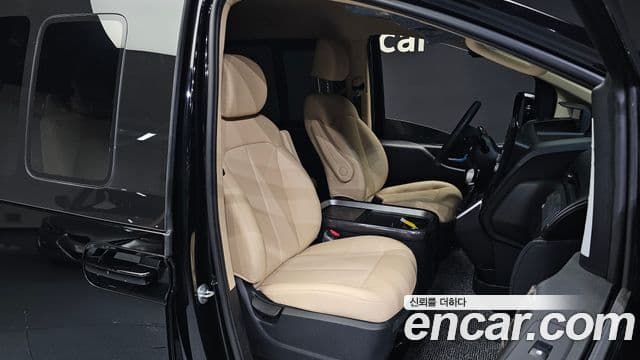 Hyundai Staria Modern, 2023 10