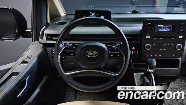 Hyundai Staria Modern, 2023 13