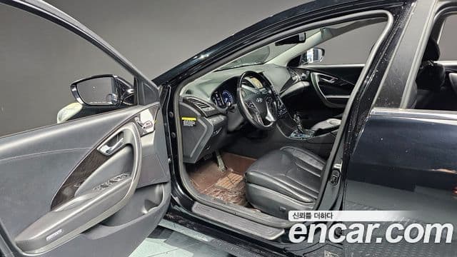 Hyundai Grandeur HG Modern, 2016 11