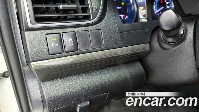 Toyota New 캠리 гибрид LE, 2016 14