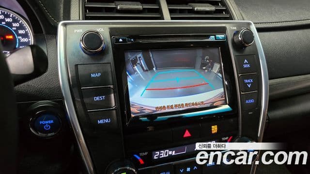 Toyota New 캠리 гибрид LE, 2016 15