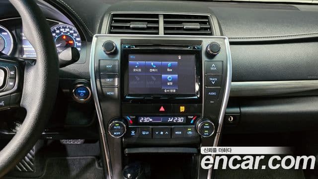 Toyota New 캠리 гибрид LE, 2016 16