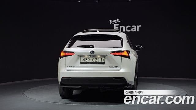 Lexus NX300h Executive, 2017 4