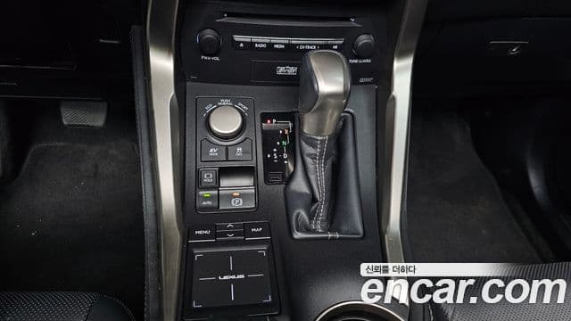 Lexus NX300h Executive, 2017 9