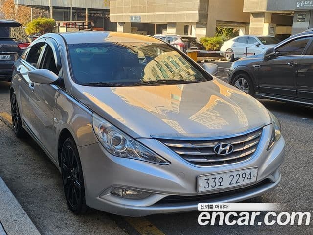 Hyundai YF Sonata LPI Deluxe, 2012 3