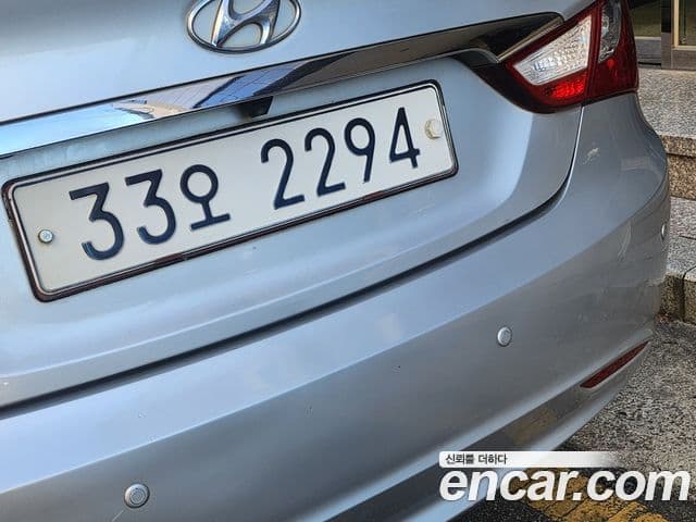 Hyundai YF Sonata LPI Deluxe, 2012 7