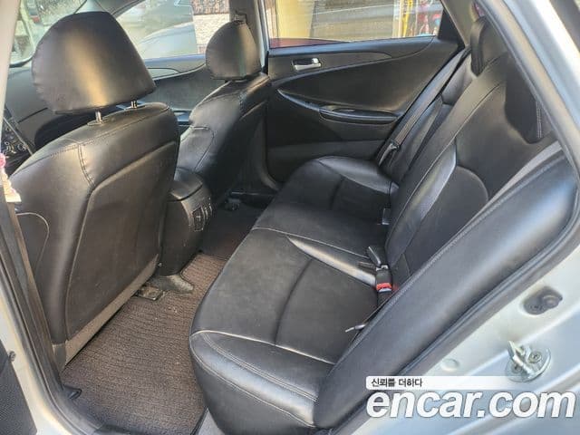 Hyundai YF Sonata LPI Deluxe, 2012 15