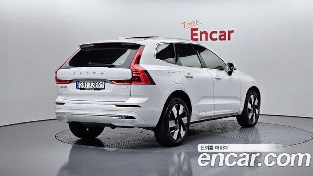 Volvo XC60 2세대 T8 Ultimate Bright, 2024 2