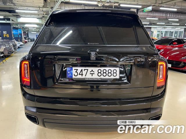 Rolls-Royce Cullinan 6.7 V12 чёрный эмблема, badge, 2023 все фото