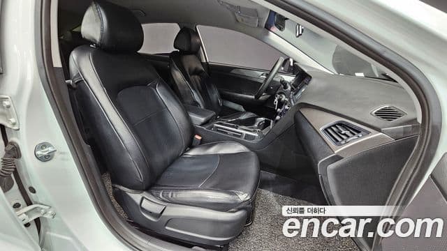Hyundai LF Sonata Style, 2016 10